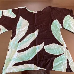 Simply Sisters, Lola Miller Tunic